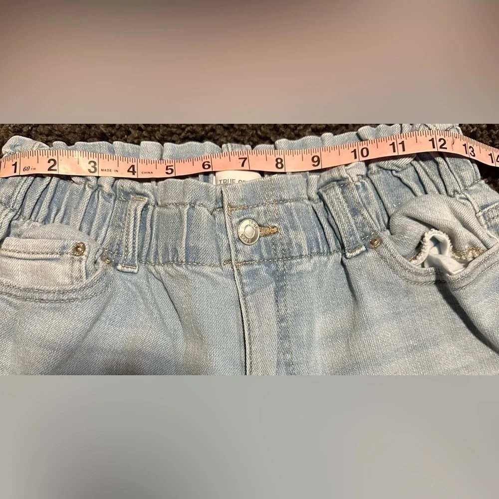 TRUE Craft Light Wash Some Distress Size 7 High Waisted Mom Jeans - Picture 11 of 12